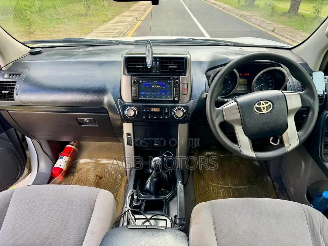 Toyota Land Cruiser Prado 2010 White