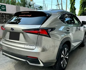 Lexus NX 2019 Silver