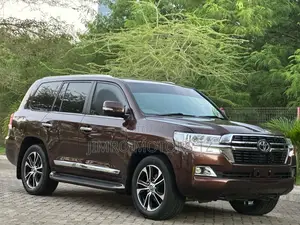 Toyota Land Cruiser 2015 Purple