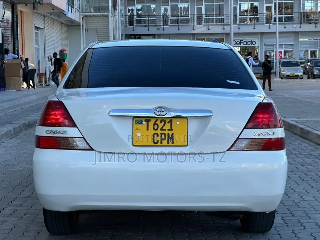 Toyota Mark II 2002 White