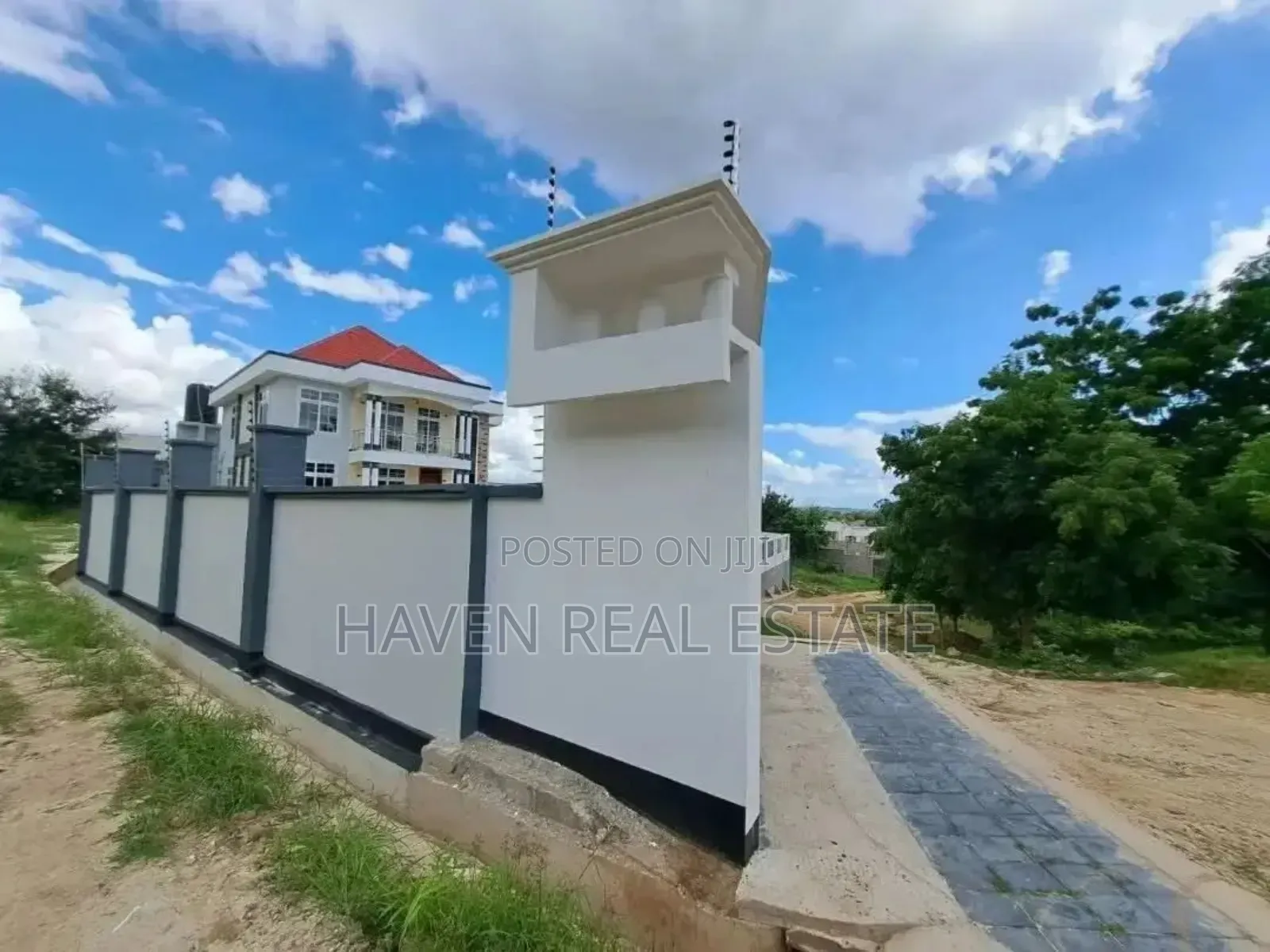 4bdrm House in Goba for sale
