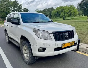 Toyota Land Cruiser Prado 2010 White