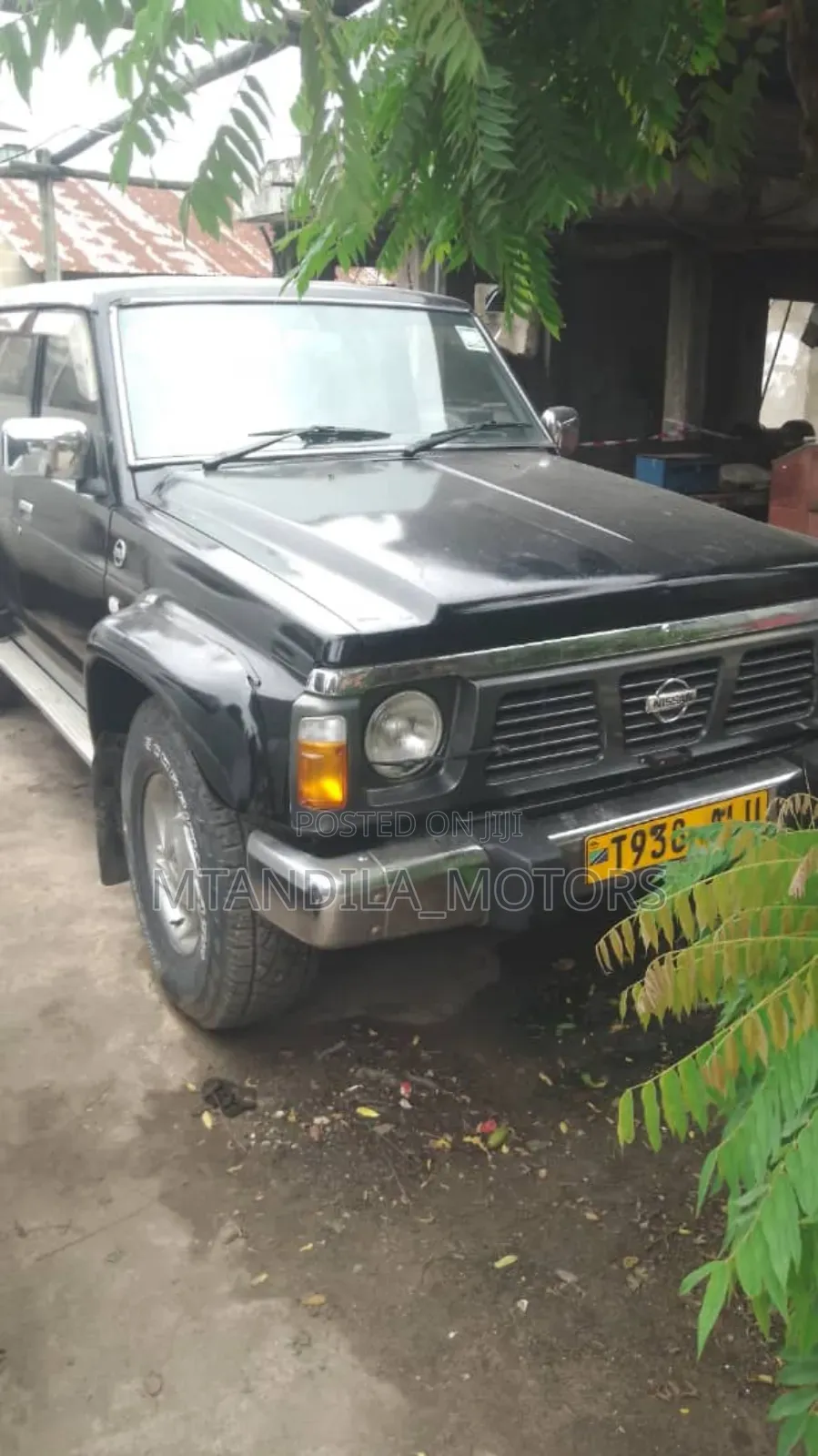 Nissan Patrol 2000 Black