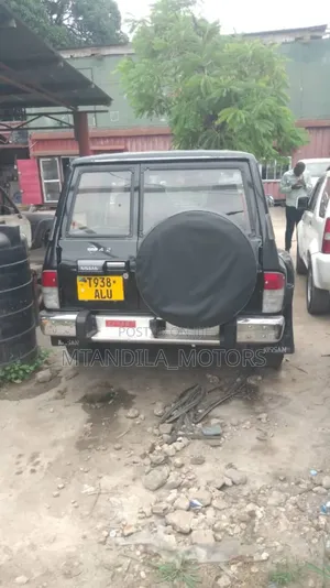 Nissan Patrol 2000 Black