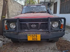 Nissan Patrol 2001 Purple