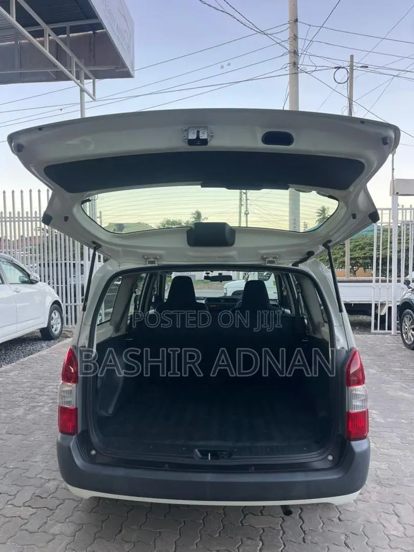 Toyota Succeed SV Premium 2016 White