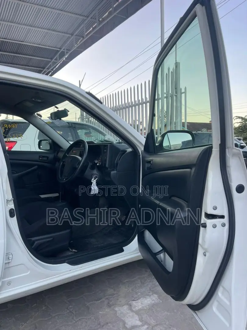 Toyota Succeed SV Premium 2016 White