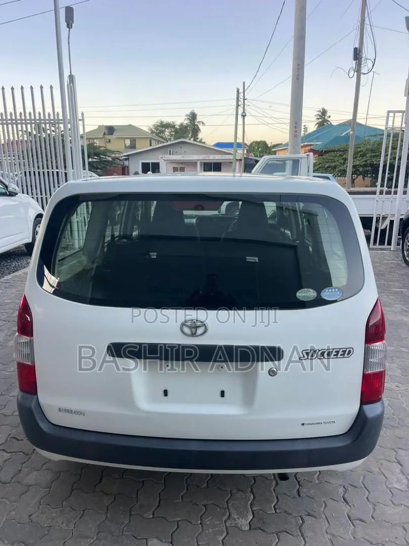 Toyota Succeed SV Premium 2016 White