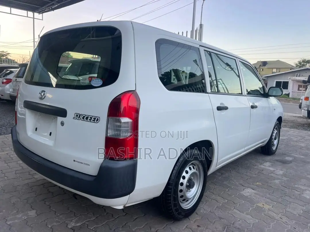 Toyota Succeed SV Premium 2016 White