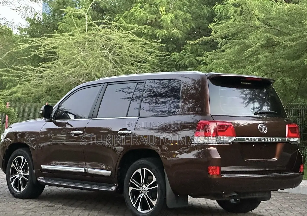 Toyota Land Cruiser 2015 Brown
