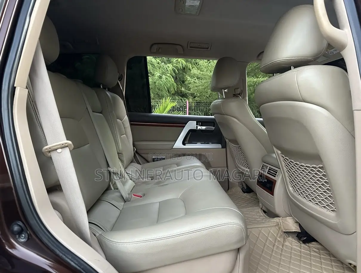 Toyota Land Cruiser 2015 Brown