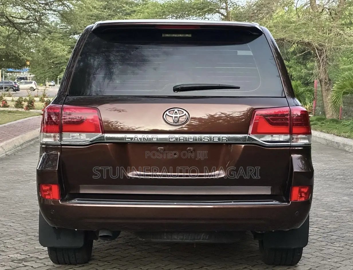 Toyota Land Cruiser 2015 Brown