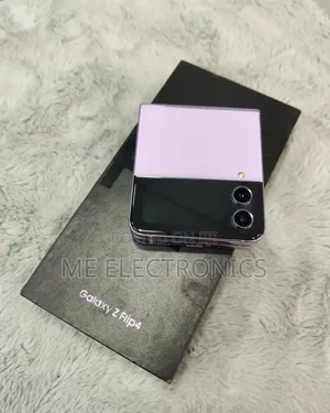 New Samsung Galaxy Z Flip4 128 GB