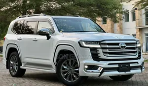 Photo - Toyota Land Cruiser 2023 Pearl
