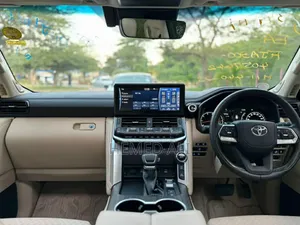 New Toyota Land Cruiser 3.3 Diesel 4WD 2022 White