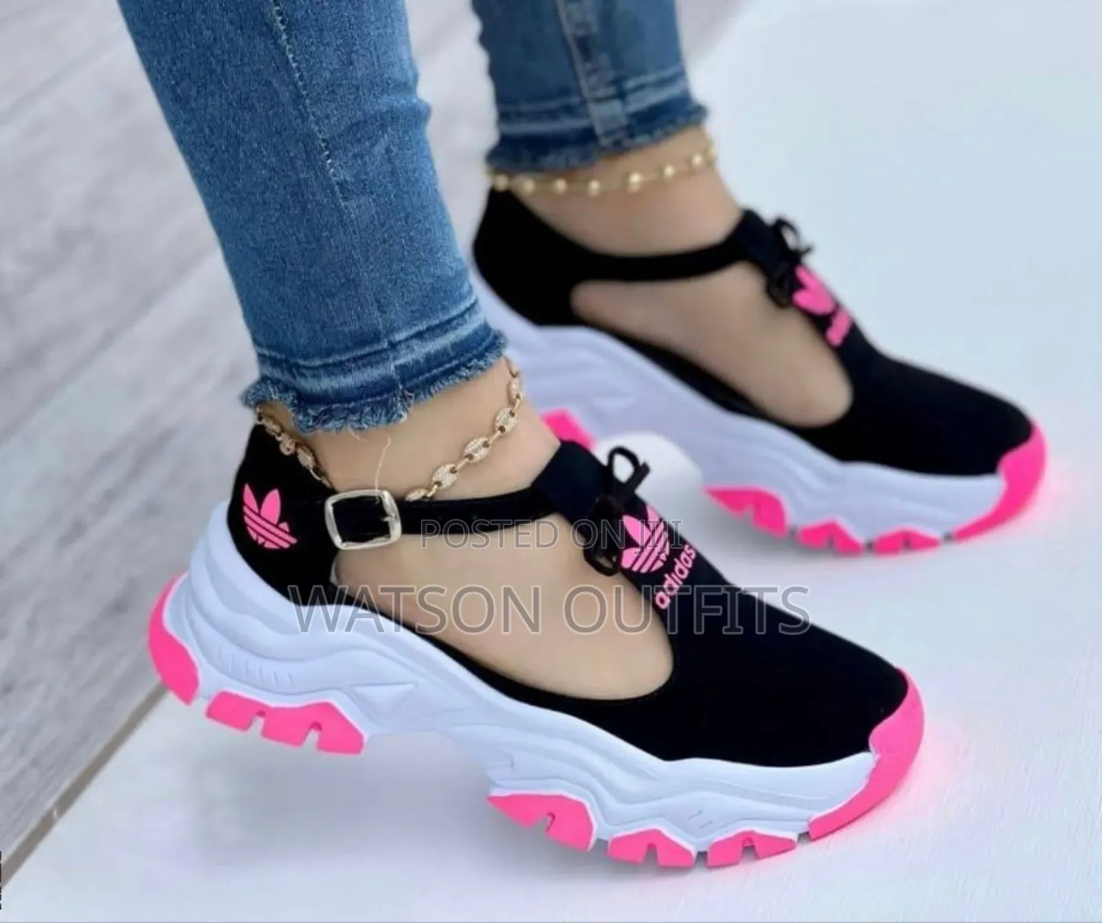 Women's Classic and Smart Looking Shoes