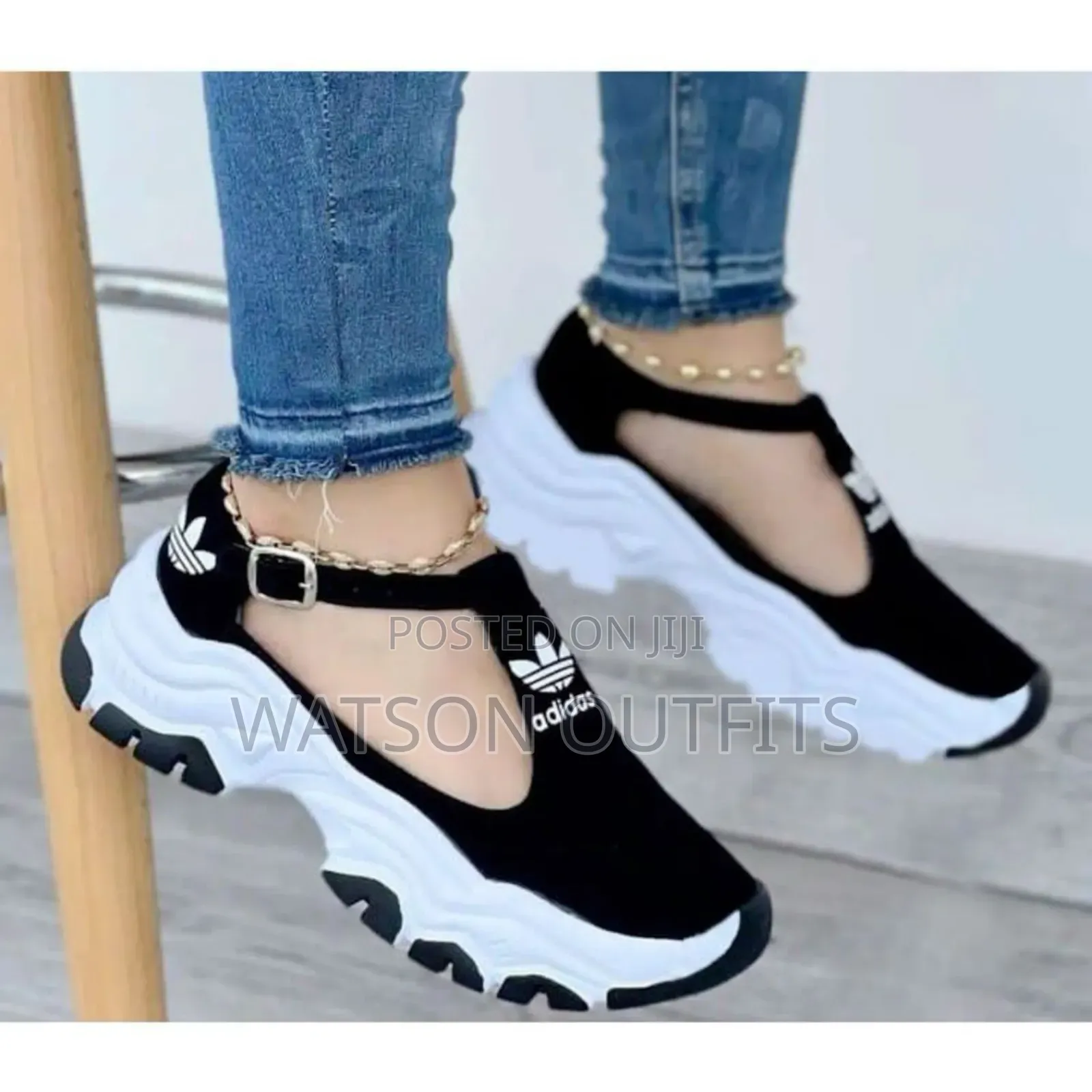 Women's Classic and Smart Looking Shoes