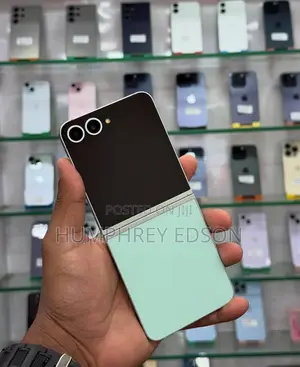 New Samsung Galaxy Z Flip6 256 GB Green