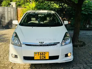 Photo - Toyota Wish 2005 White