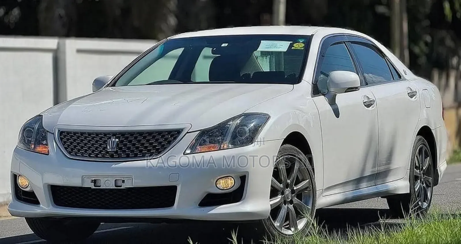 Toyota Crown 2009 White