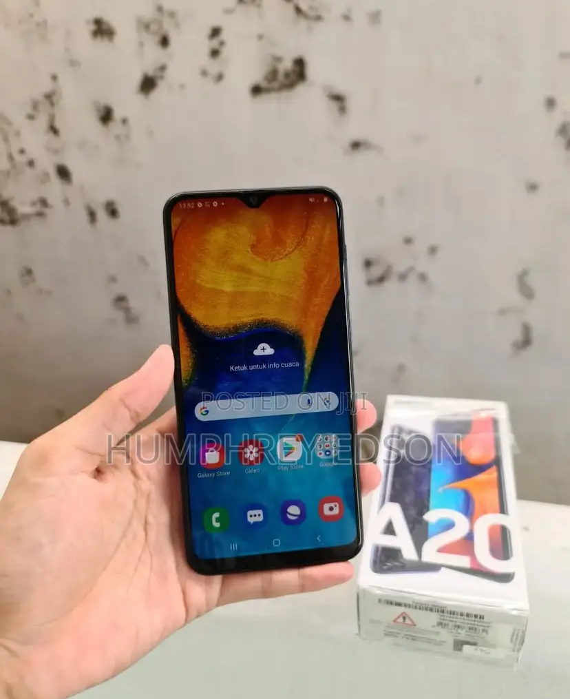 New Samsung Galaxy A20 64 GB Gray