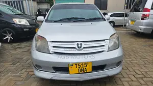 Toyota IST 2002 Silver