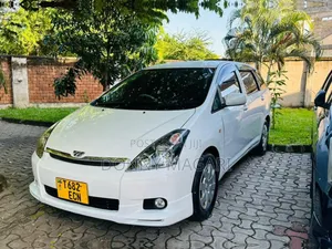 Photo - Toyota Wish 2005 White