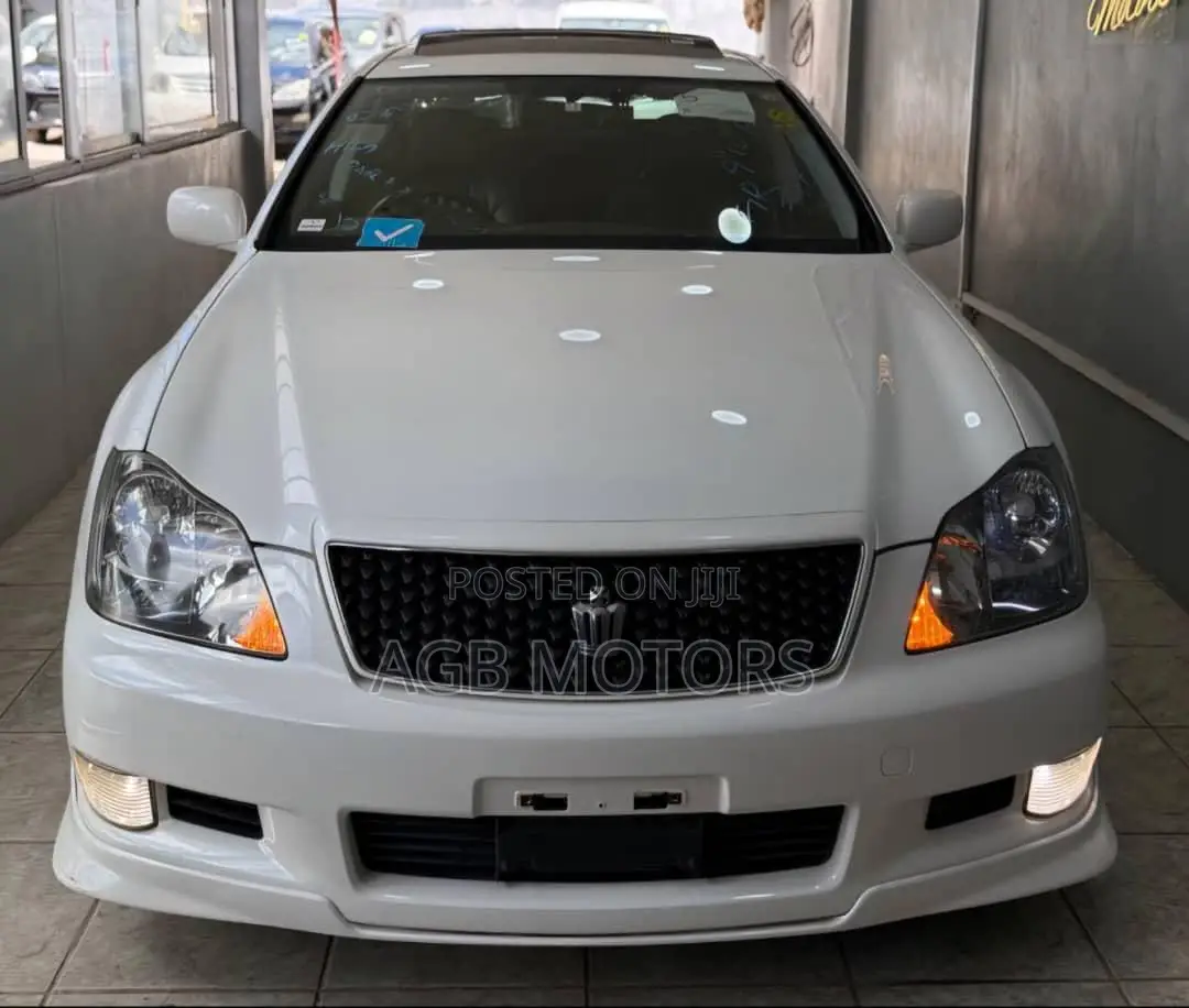 Toyota Crown 2007 White
