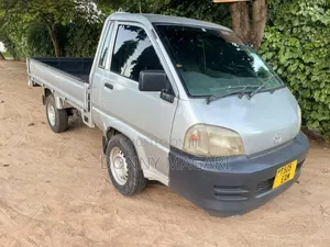 Photo - Toyota TownAce 2010 Silver