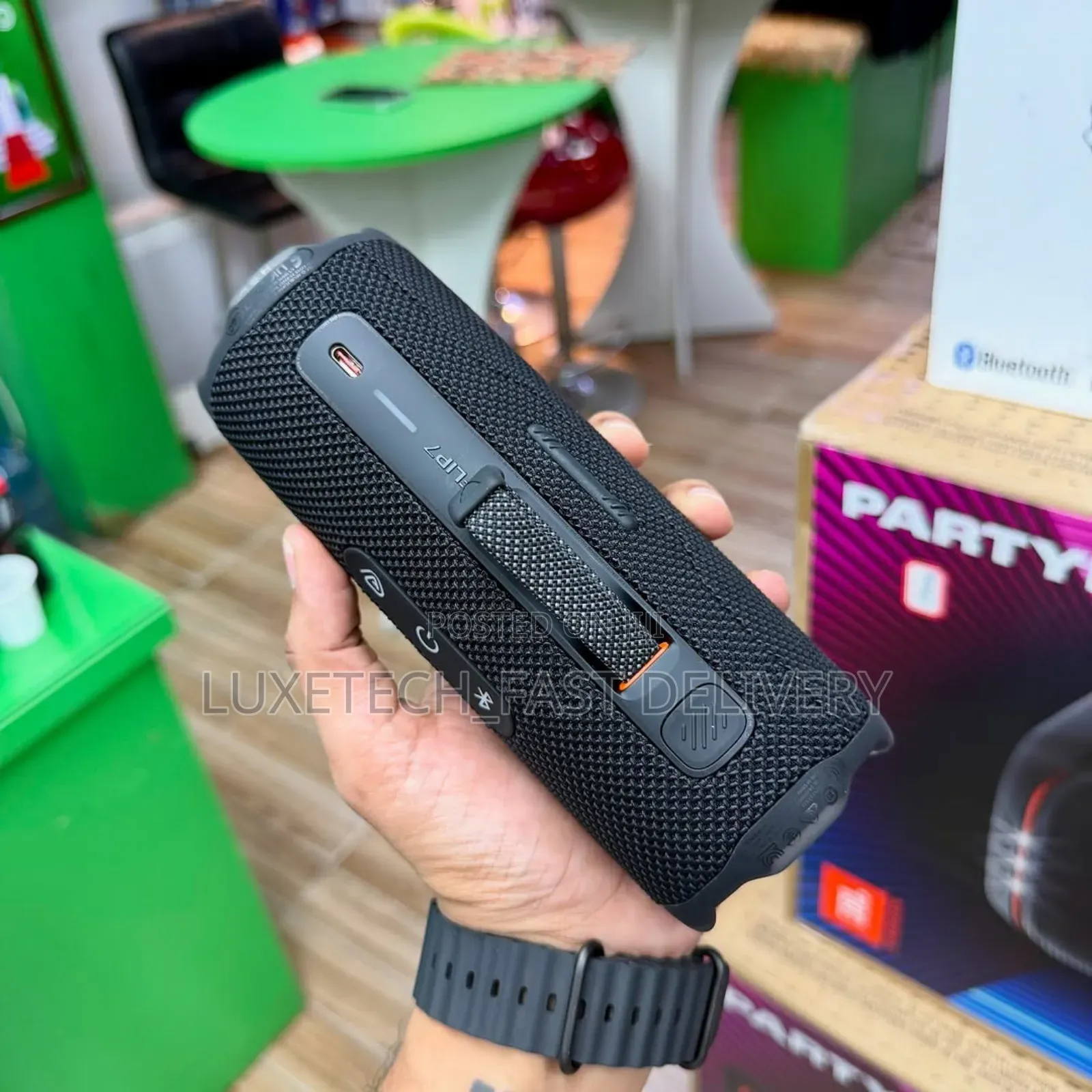 JBL Flip 7 Bluetooth Speaker