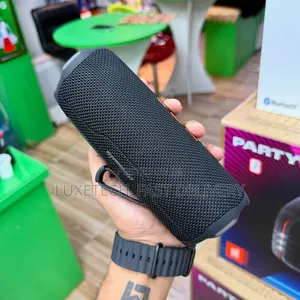 JBL Flip 7 Bluetooth Speaker