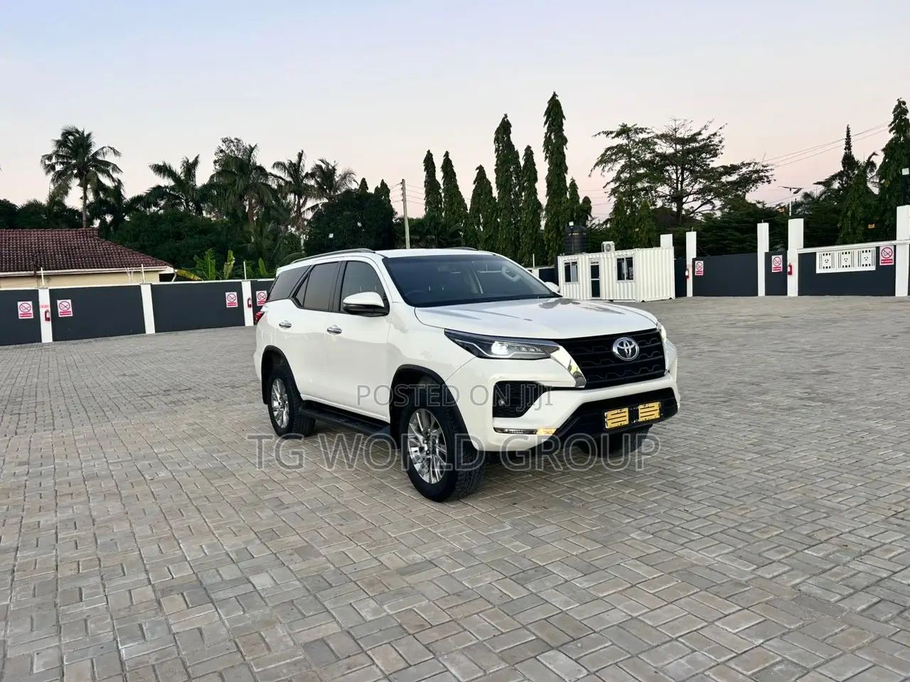 Toyota Fortuner 2.8 D AWD 2021 White