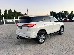 Toyota Fortuner 2.8 D AWD 2021 White
