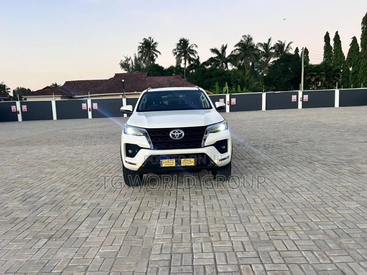 Toyota Fortuner 2.8 D AWD 2021 White