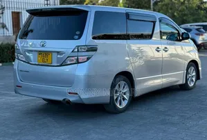 Toyota Vellfire 2009 Silver