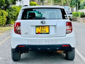 Toyota IST 2010 Pearl