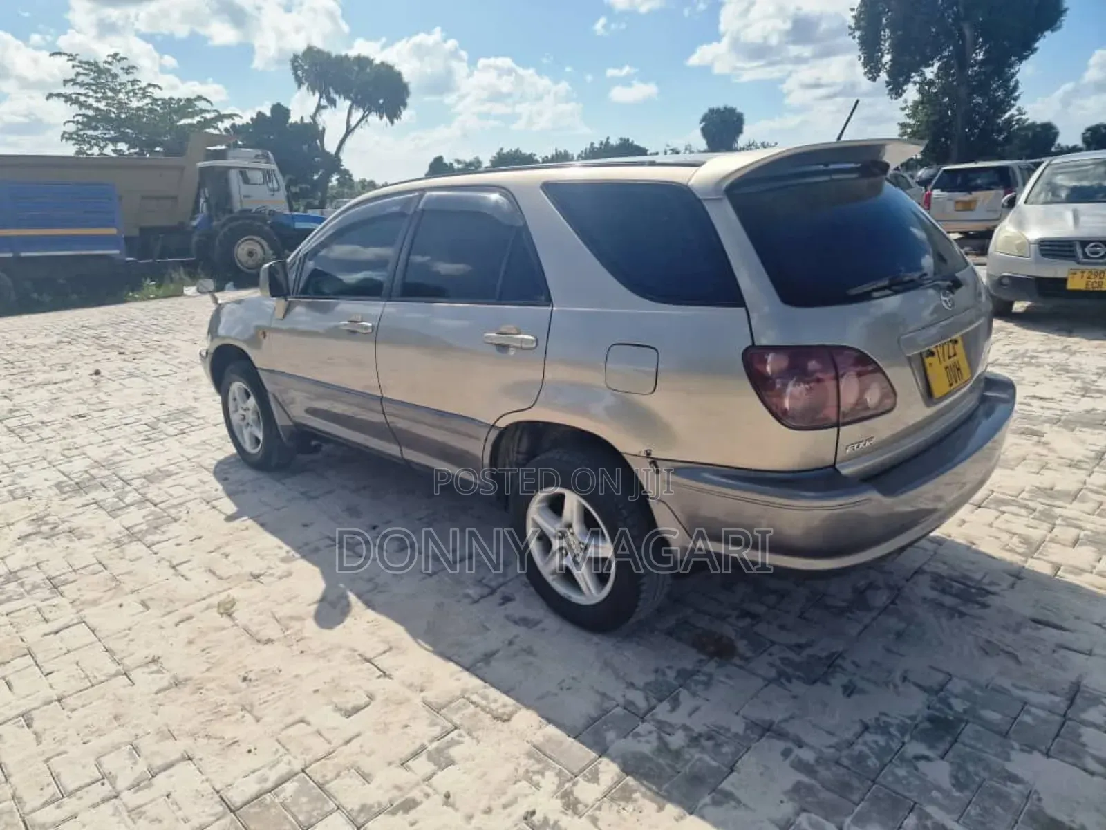 Toyota Harrier 2004 Gold