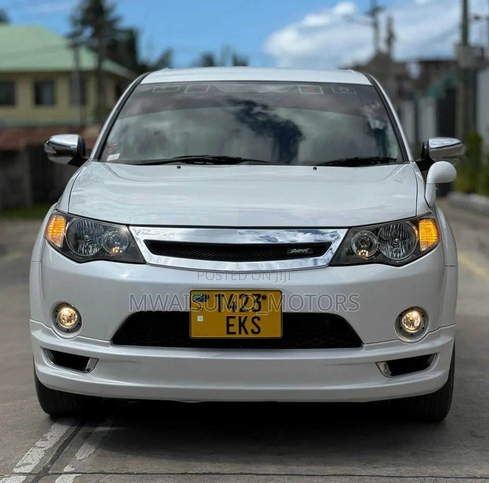 Mitsubishi Outlander 2010 White