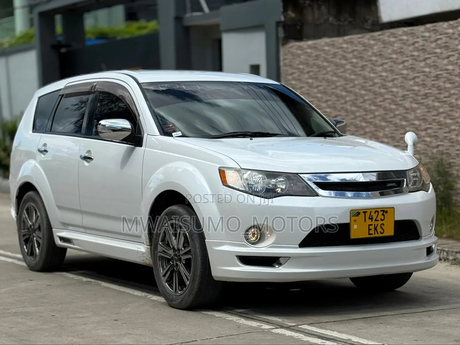 Mitsubishi Outlander 2010 White