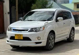 Mitsubishi Outlander 2010 White