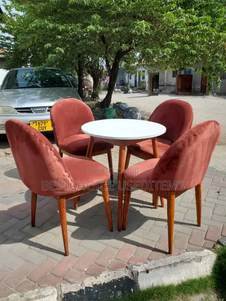 Dining Table Viti Na Sofaa
