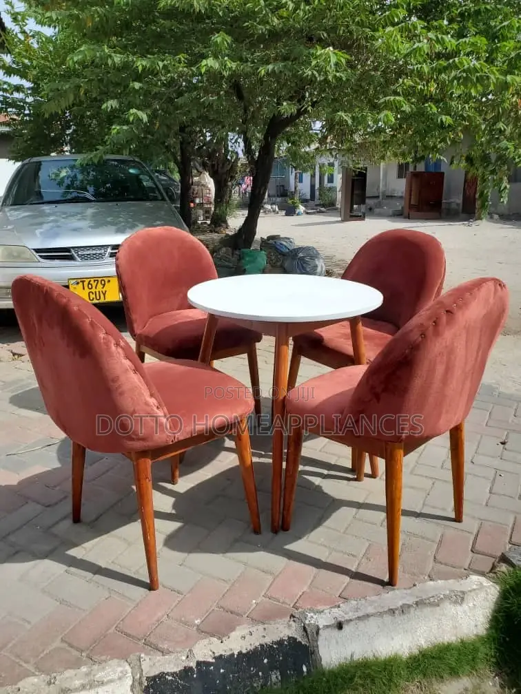 Dining Table Viti Na Sofaa