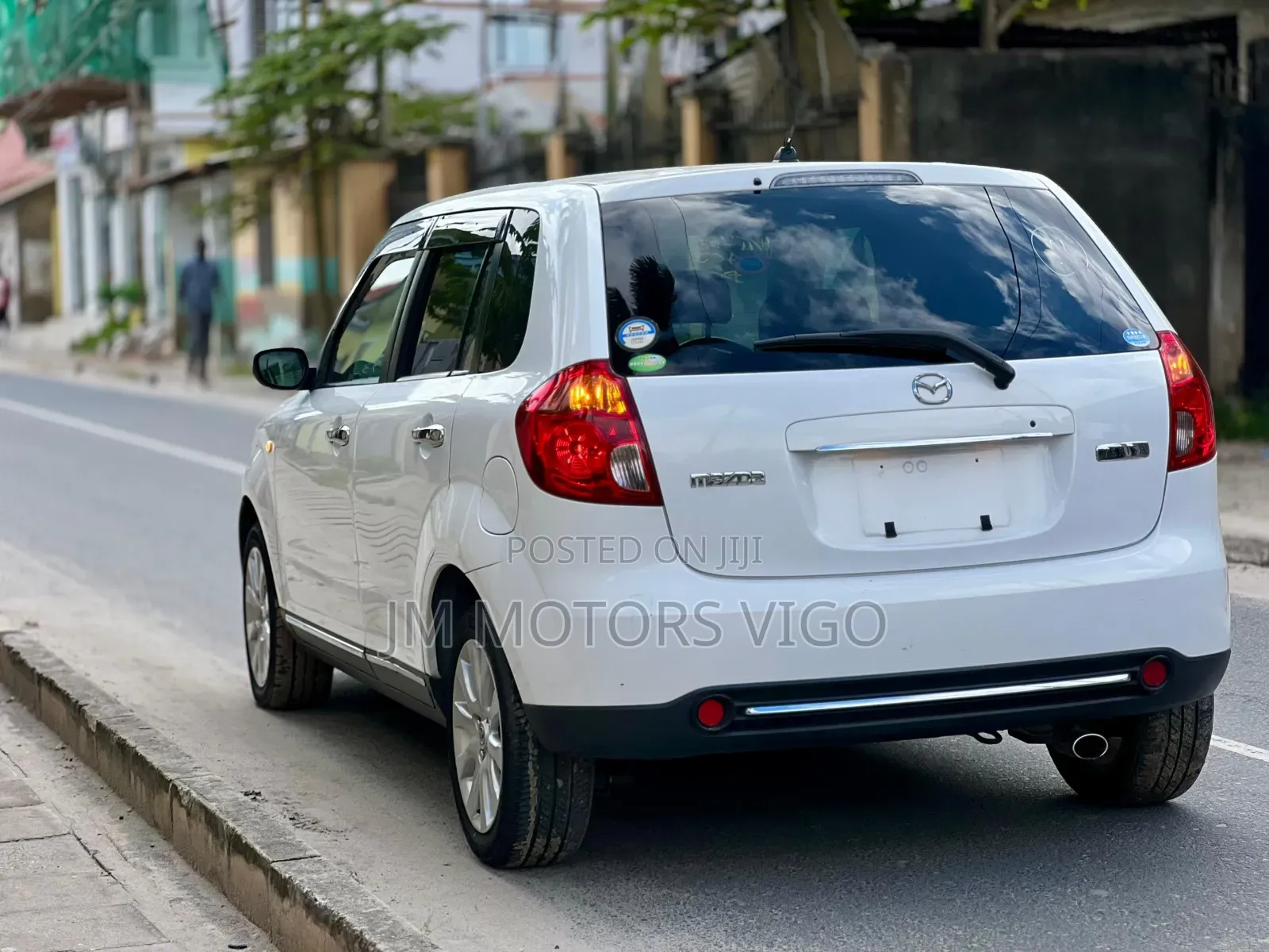 Mazda Verisa 2010 Pearl