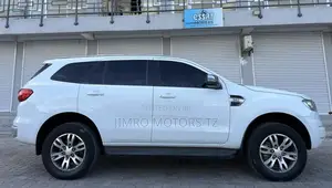 Ford Everest 2019 White