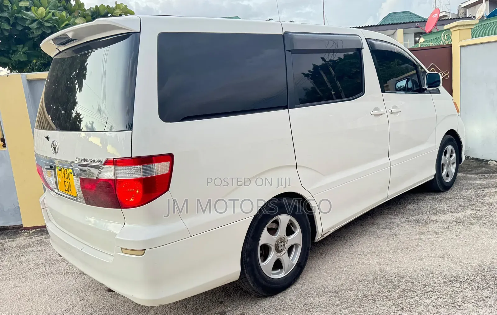 Toyota Alphard 2005 White