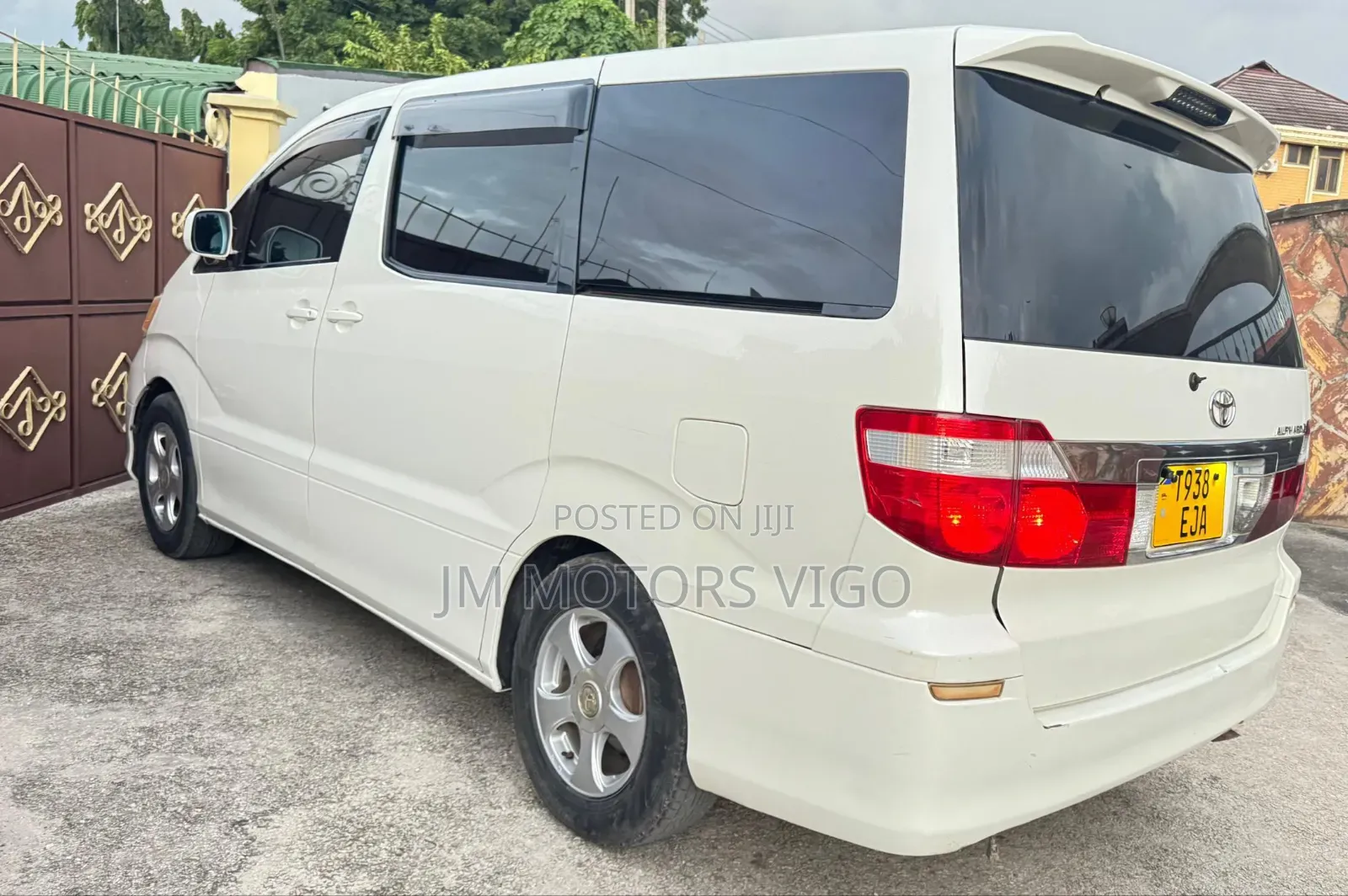 Toyota Alphard 2005 White