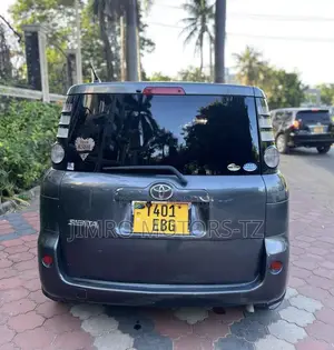 Toyota Sienta 2009 Gray