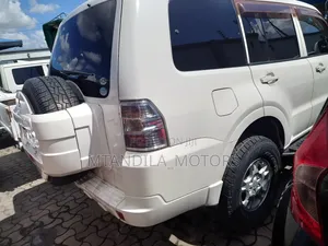 Mitsubishi Pajero 3.8 V6 GLS/GLX 2010 White