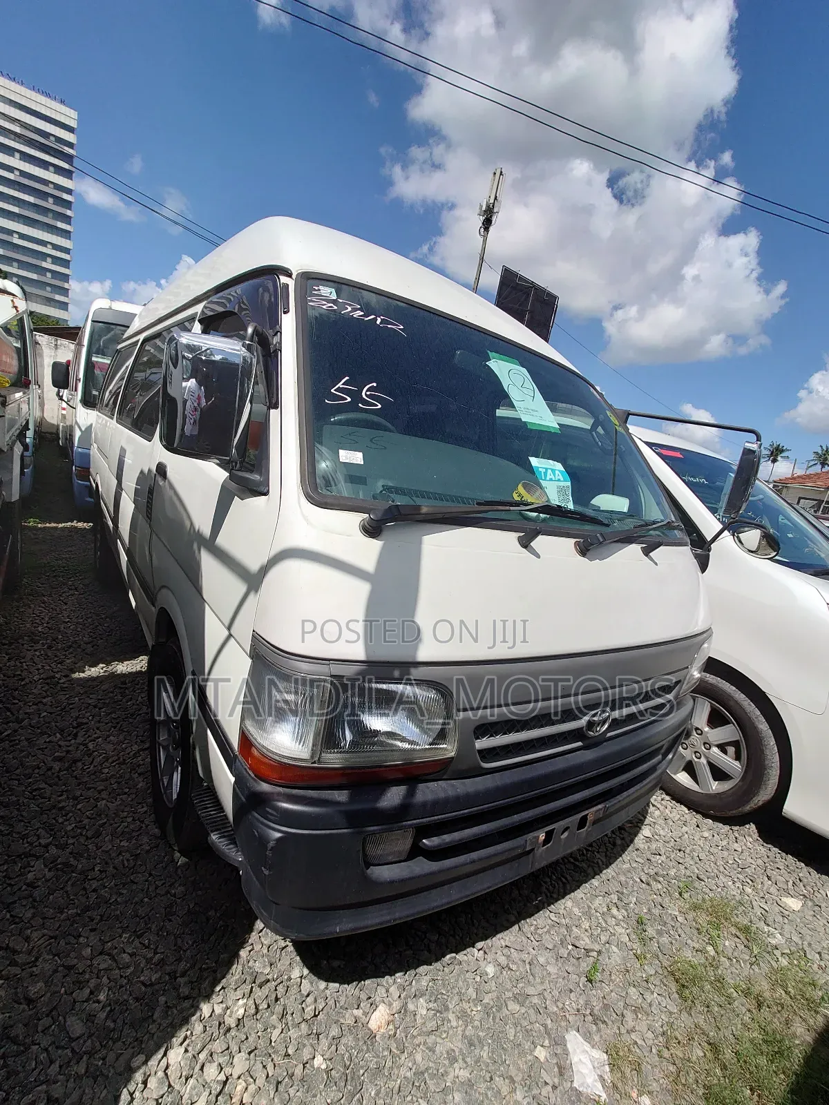 Toyota HiAce 2000 White