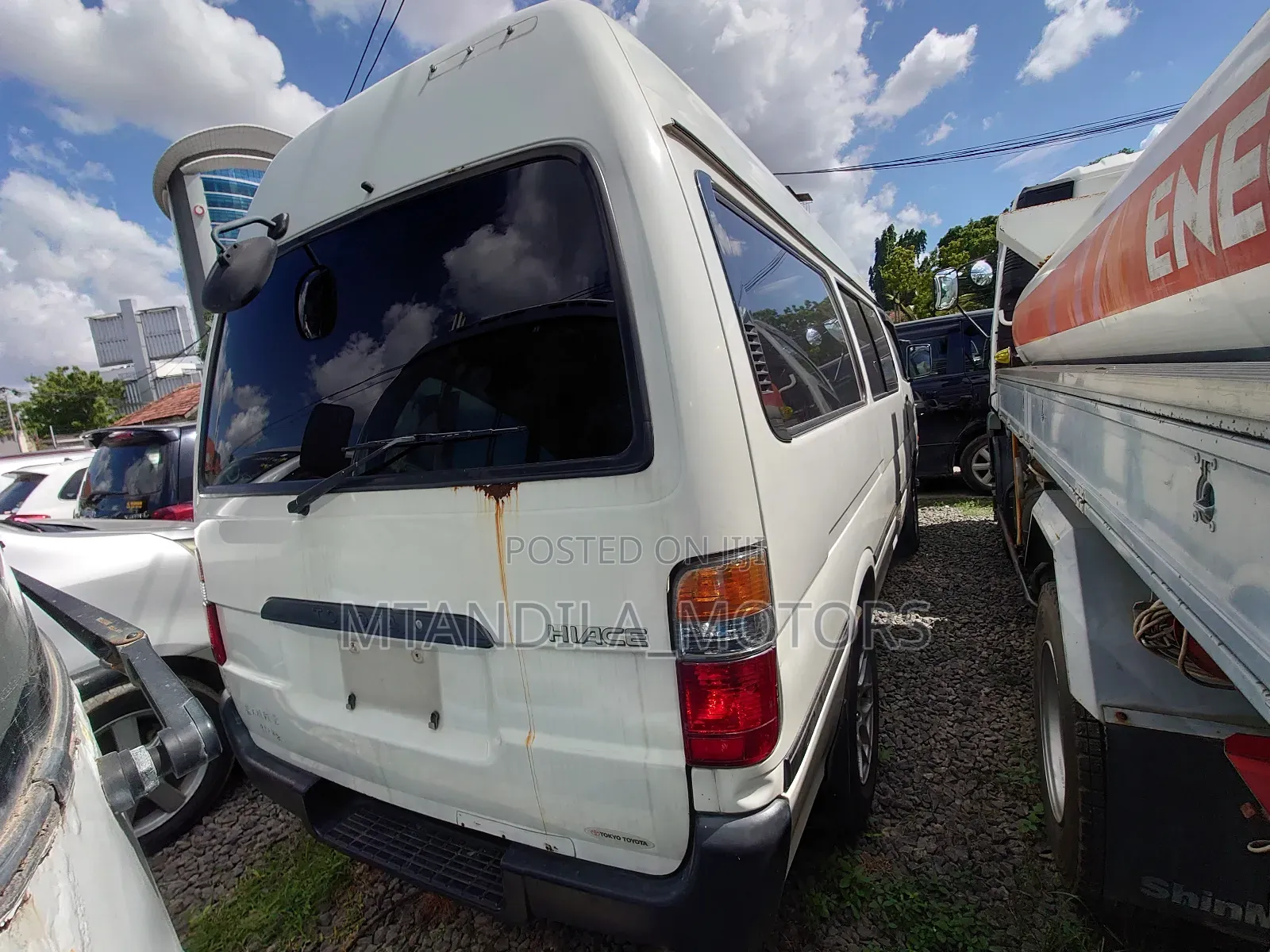 Toyota HiAce 2000 White
